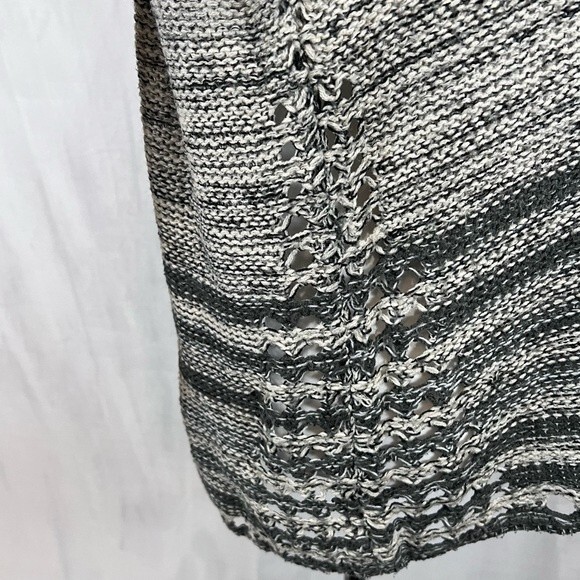 Paper Crane ivory and gray knit and open weave sweater size large - Picture 4 of 7